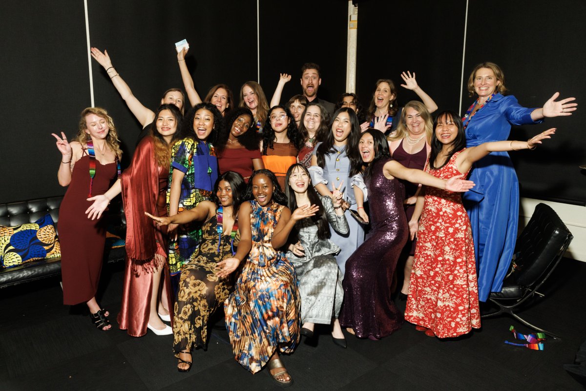 SHECANGlobal's tweet photo. Grateful for everyone who made SHE-CAN’s R2.0 Resilient &amp; Rising gala such a success! Together we raised $200K+ to support Scholars on their path to global leadership. When women rise, communities rise. 💪 #ResilientAndRising #SHECAN https://t.co/XuZC4wfbwj