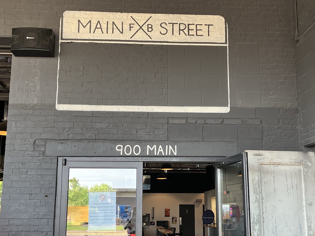 hot96tweets's tweet photo. Friday @ 5 underway 🎶🎶 Main Street Food &amp; Beverage come on down after work. We are waiting for you. https://t.co/YWfkfz1t7o
