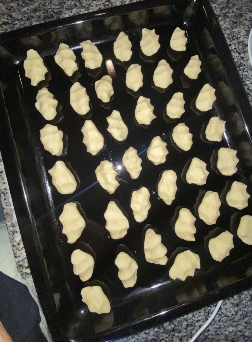 Kurabiye overthinkinde   memleketimi düşünmüşümdür 😂