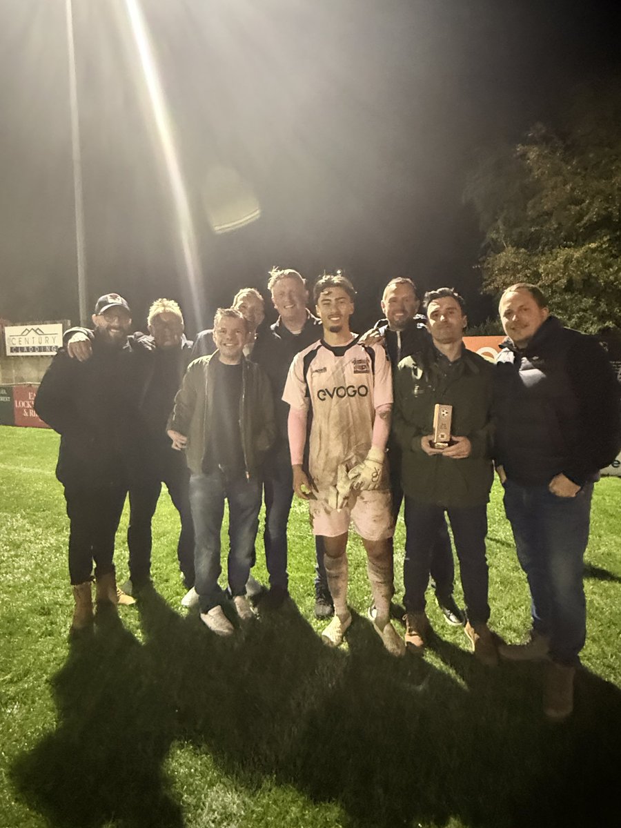 sheffieldfc's tweet photo. Man of the Match @Sam28Green 

A huge game between the sticks from this man tonight! 

Well deserved Sam 👏🏻👏🏻

#worldsfirst #uptheclub #football #manofthematch https://t.co/Fobkalqgfc