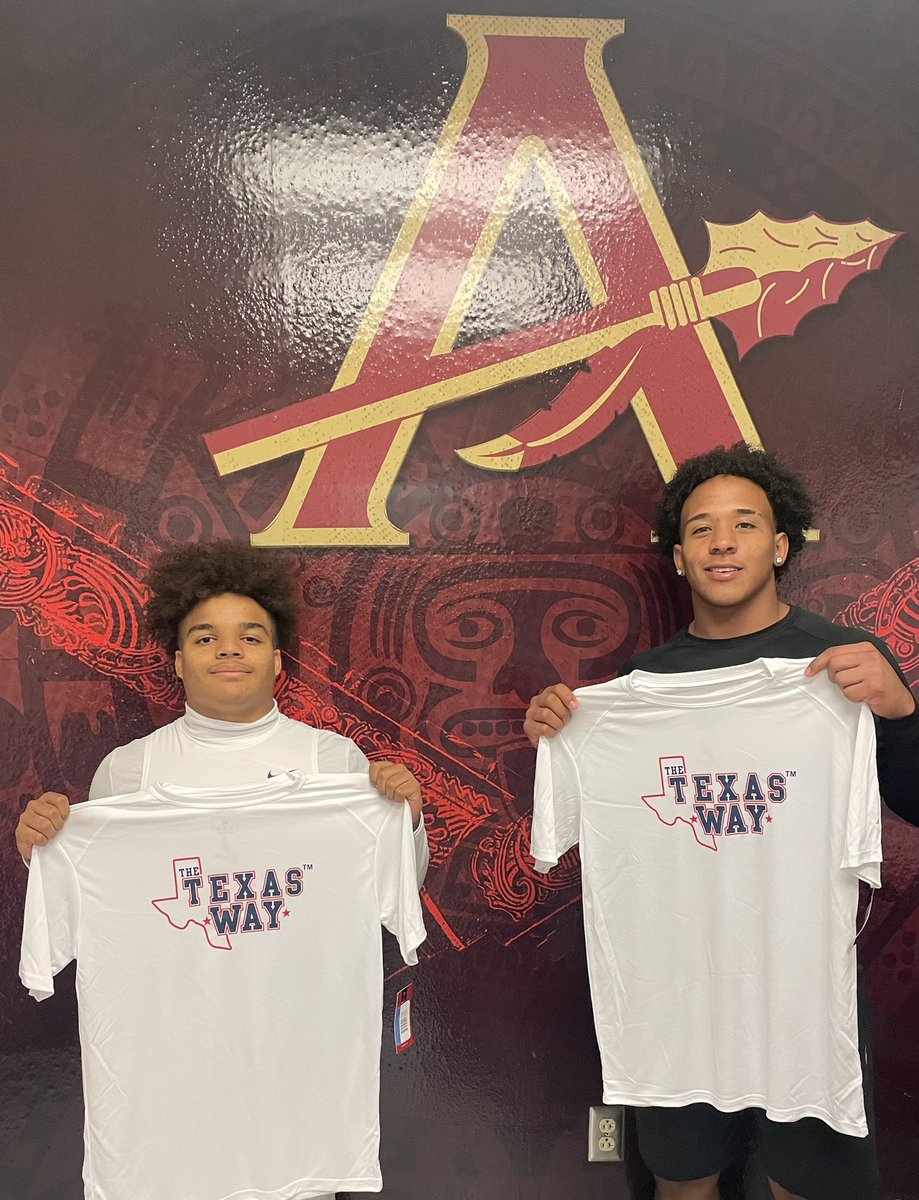 Our Texas Way Players Of The Week! <a href="/RyanEstrada_1/">RYAN ESTRADA</a> @kevinsamuels <a href="/TexasWay/">Texas Way</a> <a href="/ELDO_FB/">Aztecs Football</a> <a href="/EDAztecs_HS/">Patricia Pedroza</a> <a href="/SocorroISD/">Socorro ISD</a> <a href="/JNunn_ADM/">James Nunn</a>
