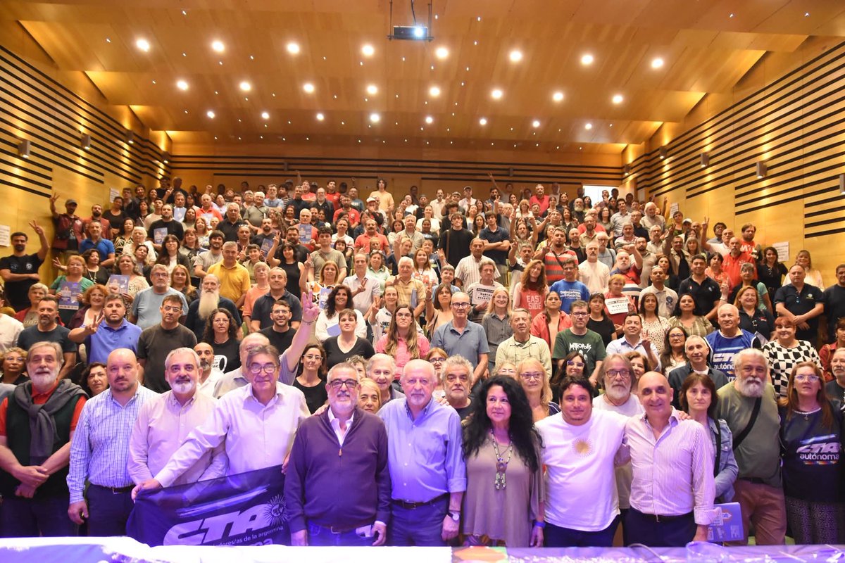 🙌🏼 *CABILDO ABIERTO FEDERAL POR LA SEGURIDAD SOCIAL EN SANTA FE*

📍La ciudad de Santa Fe fue sede de este Cabildo impulsado por CTA-T, CTA-A, CGT, UTEP Y APYME, con motivo de debatir un programa sobre la seguridad social.