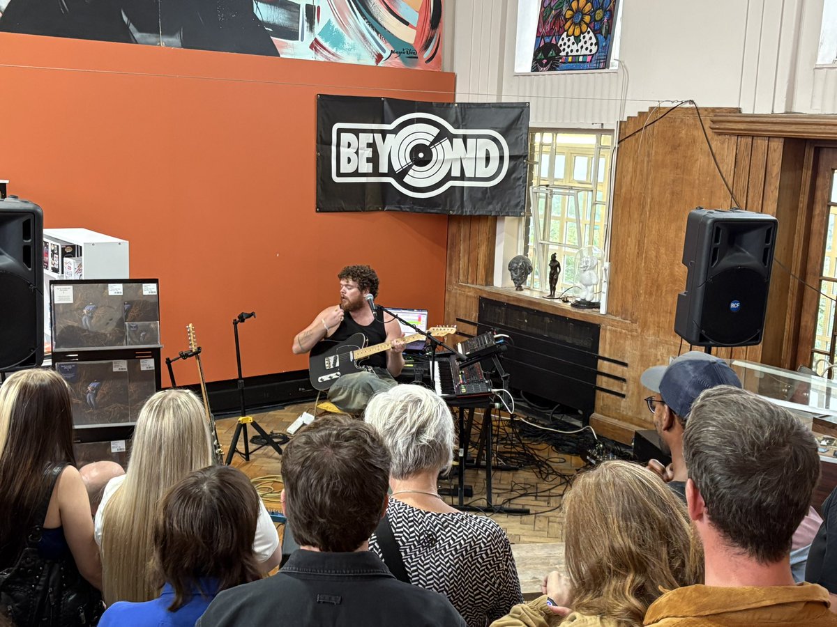 beyond_vinyl's tweet photo. We made massive leaps with our in-stores &amp; gigs last year 🙌
Now some don’t want to see us succeed.

Well guess what? We’re not here for them. We’re here for the artists + the fans.

We might be down, but we’re NEVER out 💿🔥

#LiveMusicForAll #ArtistsFirst #DownButNotOut https://t.co/cFyOpLowgs