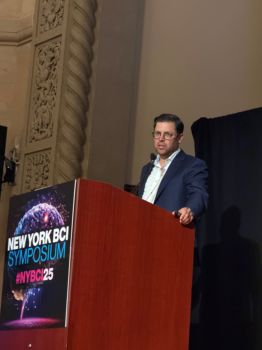 MountSinaiNeuro's tweet image. 💡Mapping the future of #BCI at #NYBCI25! 
Dr @michaelivanmd (@UMiamiNeuroSurg, @neuralink) explores “Using Connectomics for Optimization of #BCI Placement &amp;amp; Performance&quot; showing how #brain connectivity guides surgical planning &amp;amp; next-gen #neurotechnology. #Neurotech #Neuro