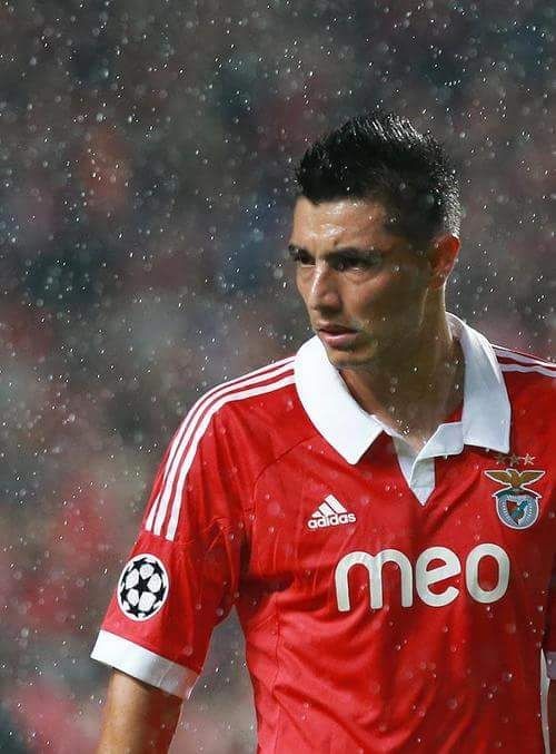 SLBMilGrau's tweet image. Uma das maiores lendas do Sport Lisboa e Benfica.