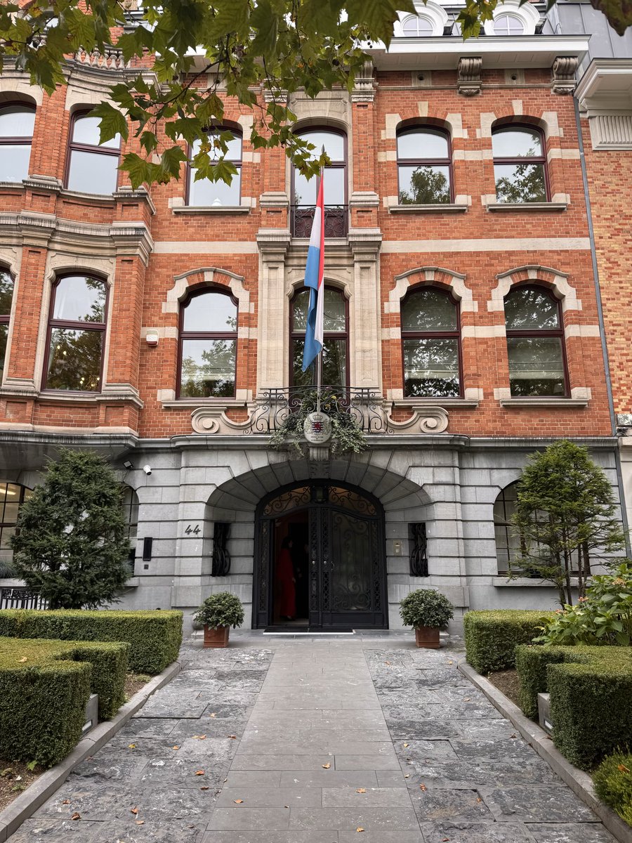 À l’occasion de l’Avènement au Trône de SAR le Grand-Duc Héritier 👑, j’ai eu l’honneur d’assister à la réception organisée par <a href="/LUinBrussels/">Ambassade du Grand-Duché de Luxembourg à Bruxelles</a>, en tant que député au Parlement du #Benelux

Un moment solennel et historique, symbole des liens profonds entre nos pays 🇱🇺🇧🇪
#Luxembourg