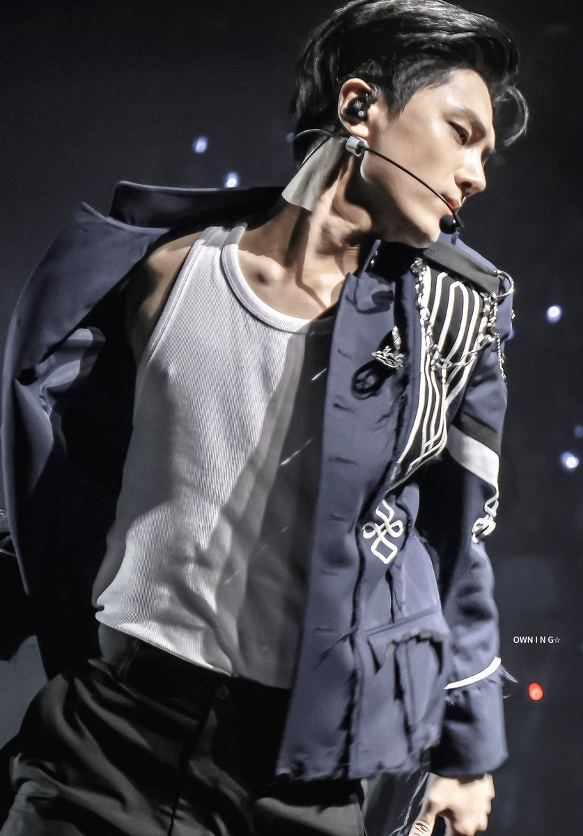 enh_hyper's tweet image. It looks hard, would love to drink his milk