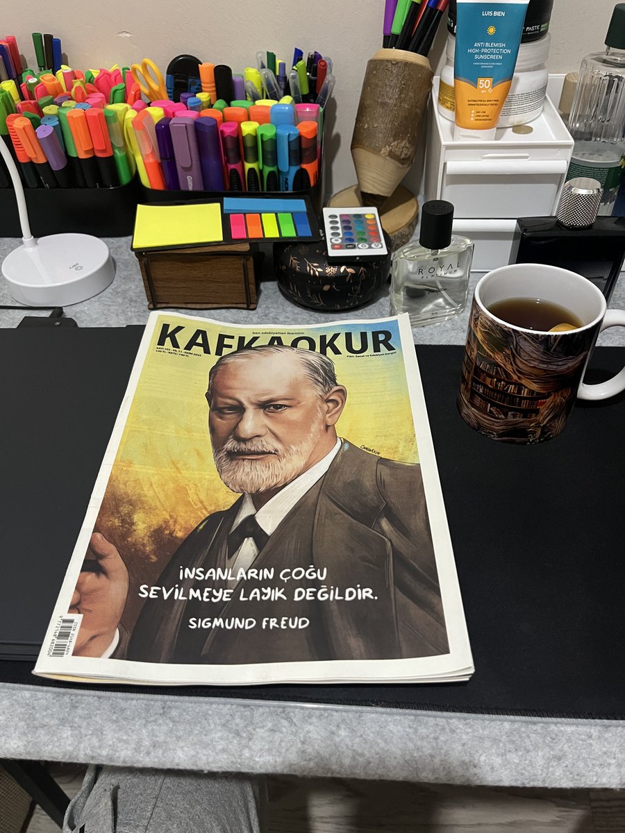 serhattorlak's tweet image. #kafkaokur
İnsan hiçbir zaman bir fırsatı kaçırmamalı çünkü yaşam kısa ve ölüm kaçınılmazdır.