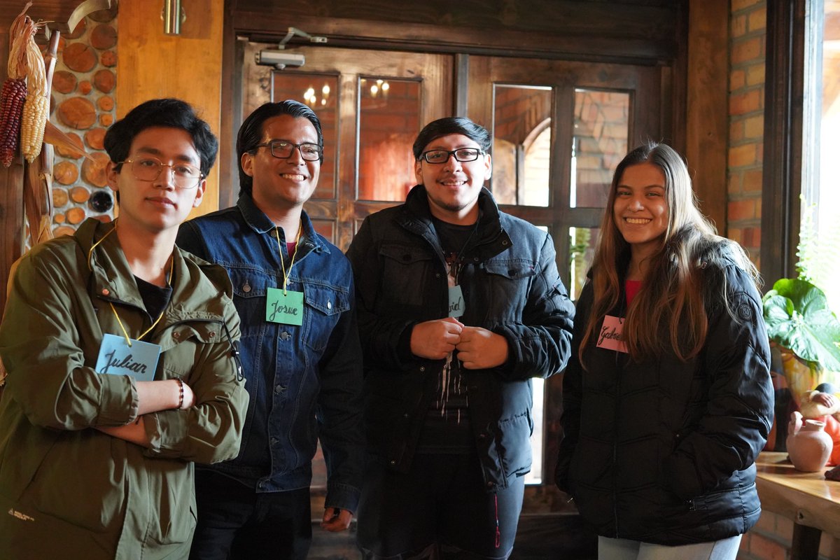 upsalesianaec's tweet photo. ¡Una experiencia increíble! 🤩 Los Tutores Pares de las sedes #Cuenca, #Quito y #Guayaquil se reunieron en las Jornadas de Capacitación, coordinadas por el Grupo de Innovación Educativa en Tutorías Académicas (#GIETAES). 👩‍🏫

Un encuentro que reúne a 50 asistentes, incluyendo a estudiantes tutores, coordinadores, animadores de las sedes y ponentes invitados.

💪 ¡Juntos por una educación de calidad!

#UPSEcuador #UPSCuenca #UPSQuito #UPSGuayaquil  #TutoríasUPS