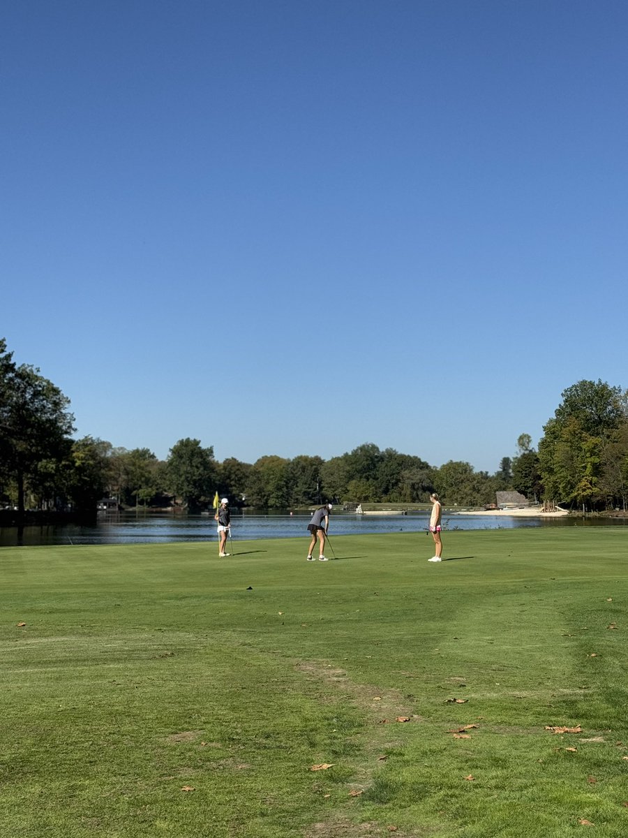 CoachHammondRR's tweet photo. District practice round at Tanglewood! https://t.co/FkNzizkOCR