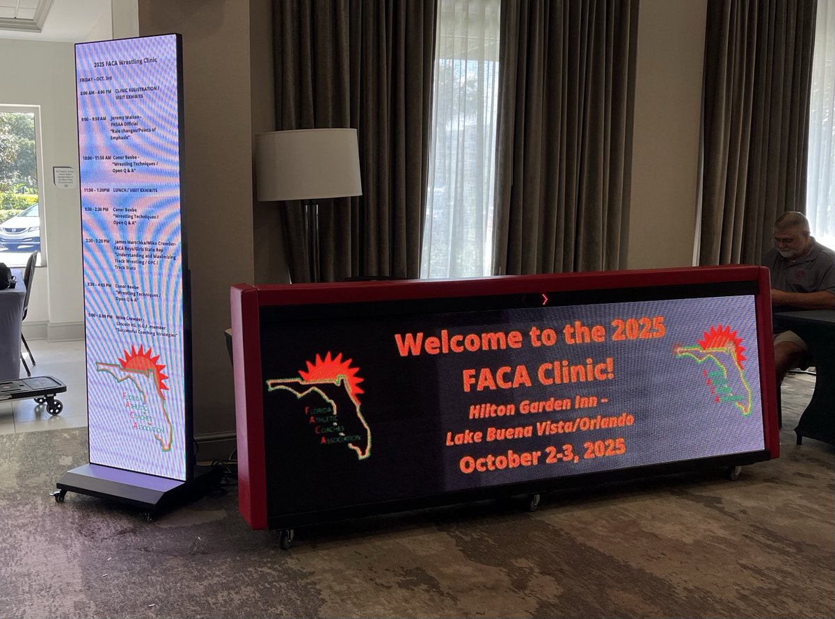 BoostrDisplayFL's tweet image. Made it over to Orlando for the @FACACoach Clinic!
Got a lot of interest on the 8’ Full Table &amp;amp; Portable LED Poster!