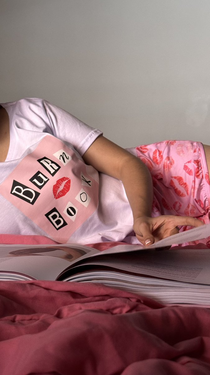 EnPijamasPy's tweet photo. ITS OCTOBER 3rd! 
Hoy es el único día que podes darle rt a este pijama!!💋😍💗 happy mean girls day!!

#october3 #MeanGirls #itsoctober3rd #ReginaGeorge https://t.co/Nuxoflrsf4
