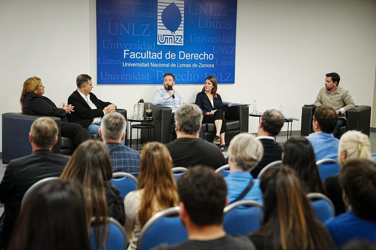El Gobierno de la Comunidad y la Universidad Nacional de Lomas de Zamora trabajamos juntos para que nuestra gente viva mejor 🤝❤️

En Lomas nos planteamos el desafío de redefinir el rol del Municipio en los tiempos que corren y una de las cosas que identificamos es que