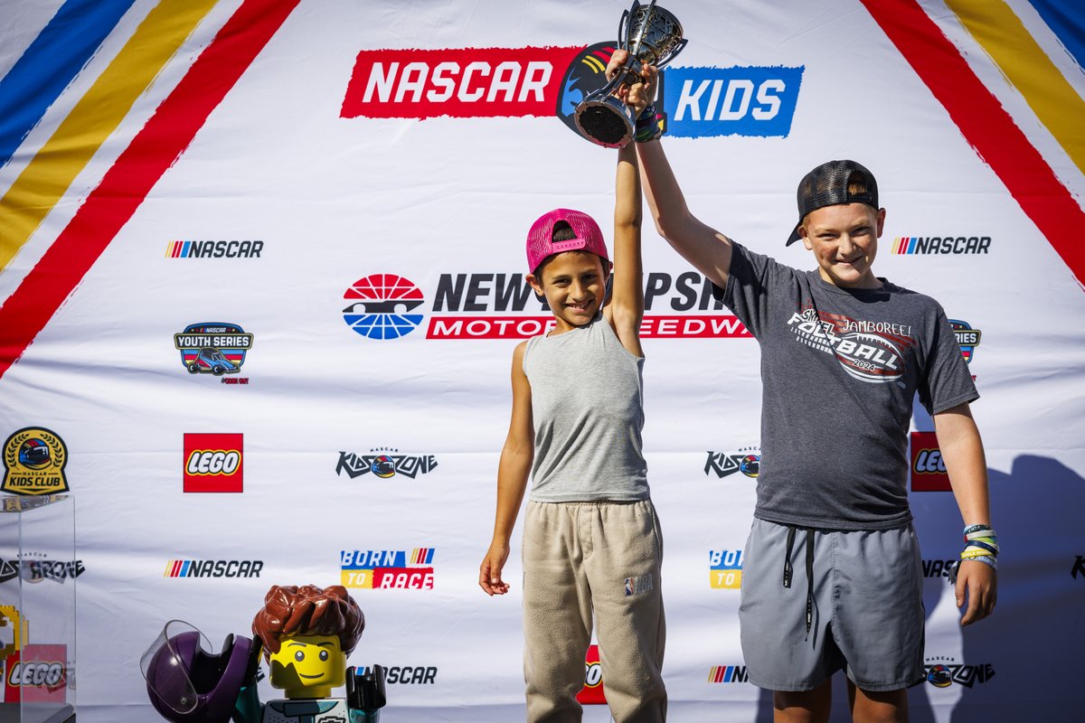 NHMS's tweet image. All smiles @ #TheMagicMile! 😄

#WorldSmileDay | #NHMS