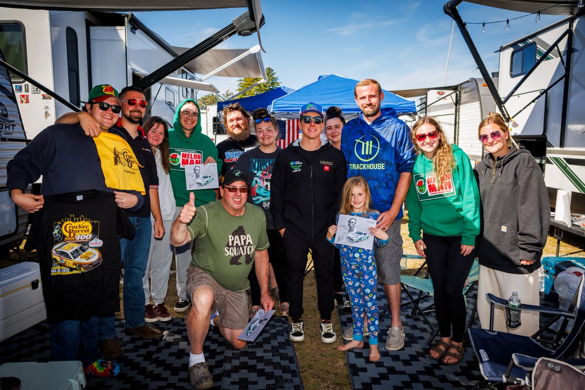 NHMS's tweet image. All smiles @ #TheMagicMile! 😄

#WorldSmileDay | #NHMS