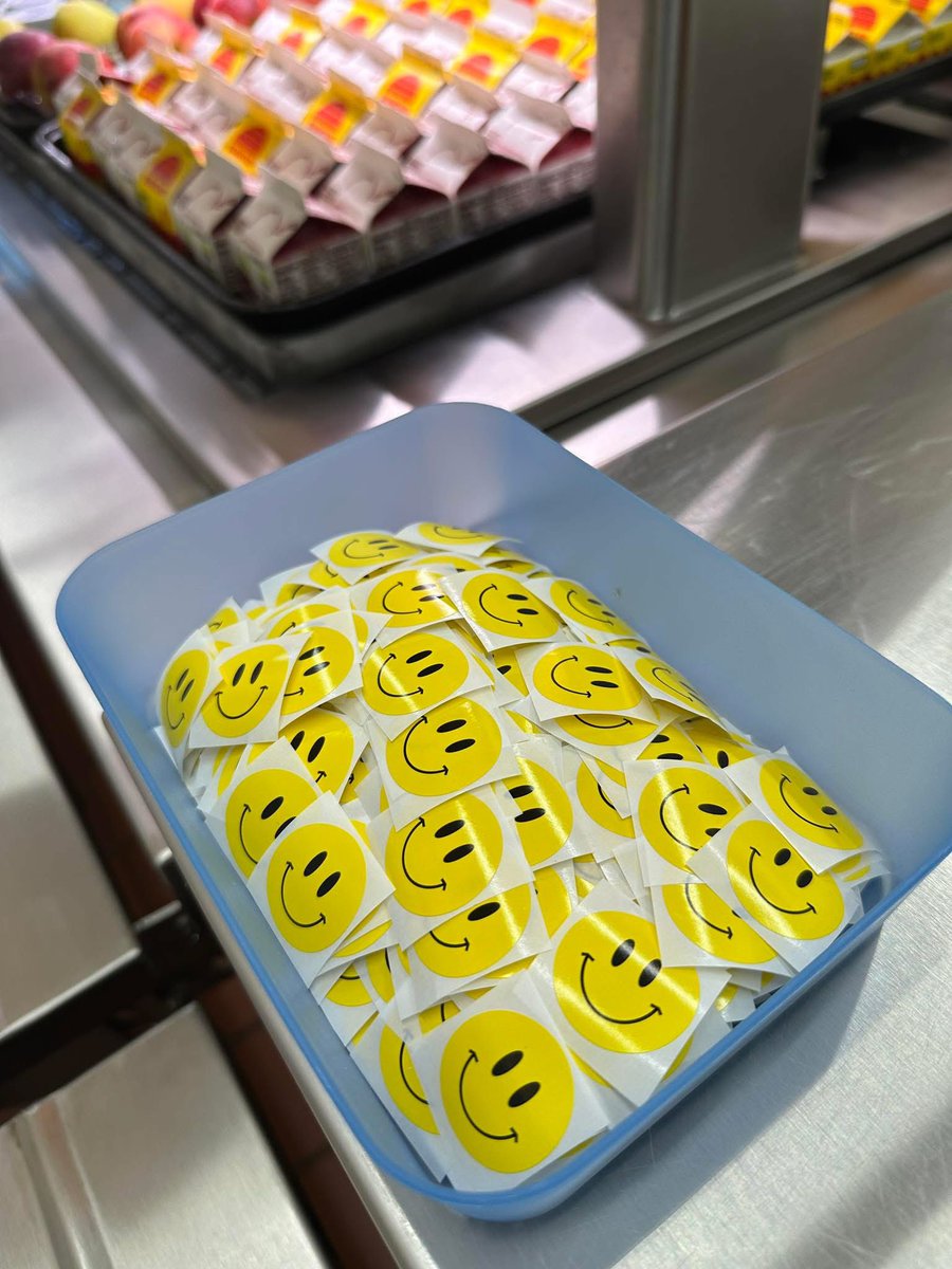 Smiles filled our Mount Olive Elementary School cafeteria today for #WorldSmileDay.

See more photos: facebook.com/share/p/16oeZ7…