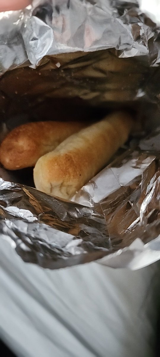 TrapBeard's tweet photo. I thought it was a joke but nah 2 mf breadsticks for 3 bowls of soup and a dinner portion of pasta https://t.co/rC61QsGCvS