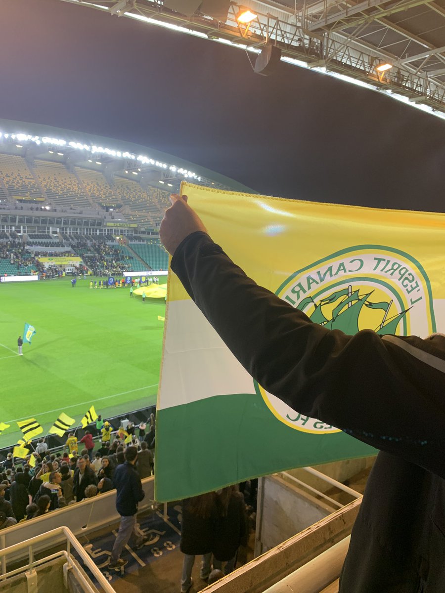 [Premiere Ligue] Victoire historique de nos nantaises 3 buts à 1 sur la pelouse de la Beaujoire face au Paris FC. Elles ont su être efficace et faire le spectacle dans un match maîtrisé.
5 EC présents à cette rencontre.
#espritcanari #EC02 #nantes #naoned
