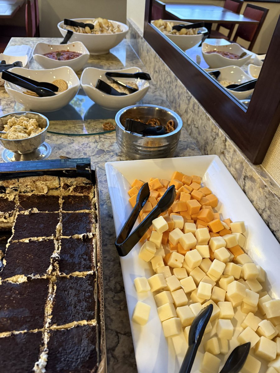 Baby this hotel happy hour spread was legit!! Much needed with my white wine after tournament play today. 🙂