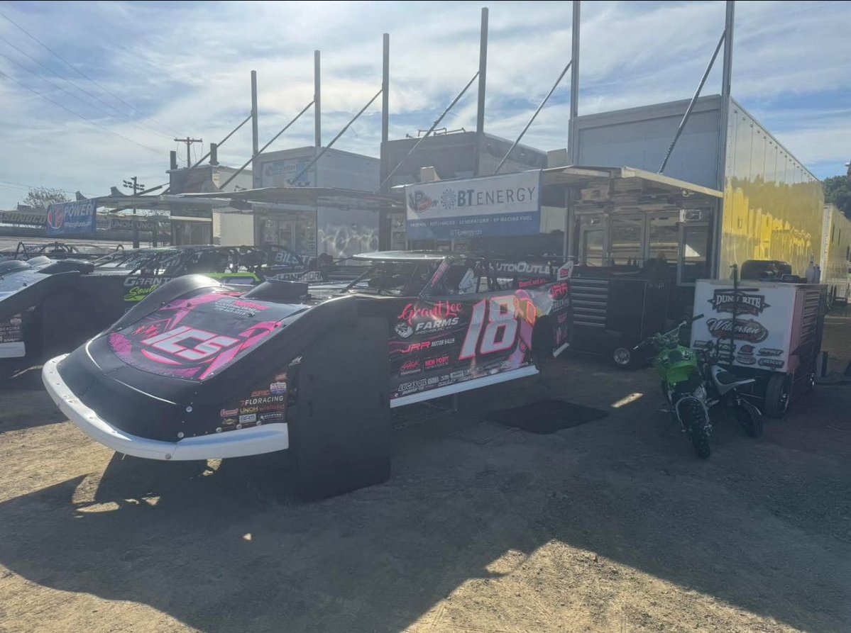 Perm. Pittsburg. Pink. Should I say any more?

Merch is LIVE on raceranchwear.com/daulton-wilson

Portion of the proceeds go to a breast cancer foundation of Momma Perm’s choosing!