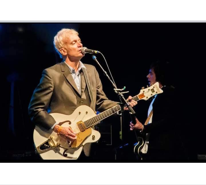 OfficialDaledoe's tweet photo. Happy 58th. Birthday to singer/songwriter/musician/producer, #ChrisCollingwood of the band #FountainsOfWayne ( @fountainsofwayn )! 🥳🎉🎊🎈🎂🎁🎼🎶🎵🎹🎸🎤 #StacysMom &amp; more. https://t.co/AvruQeAjhH