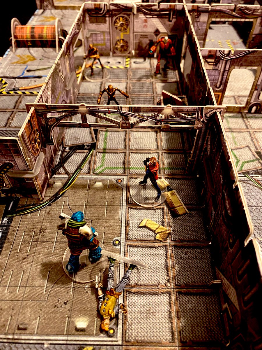 bobon_bestiajo's tweet image. Escenario 3 - campaña El brazo de Perseo de #corespace (130’)

¡Victoria! 

Agónica salida de la base estelar. Entramos sigilosamente a reclutar a alguien para la tripulación, y todo fue bien hasta que le convencimos, perp después la purga entró y aniquiló a todos los civiles, y…