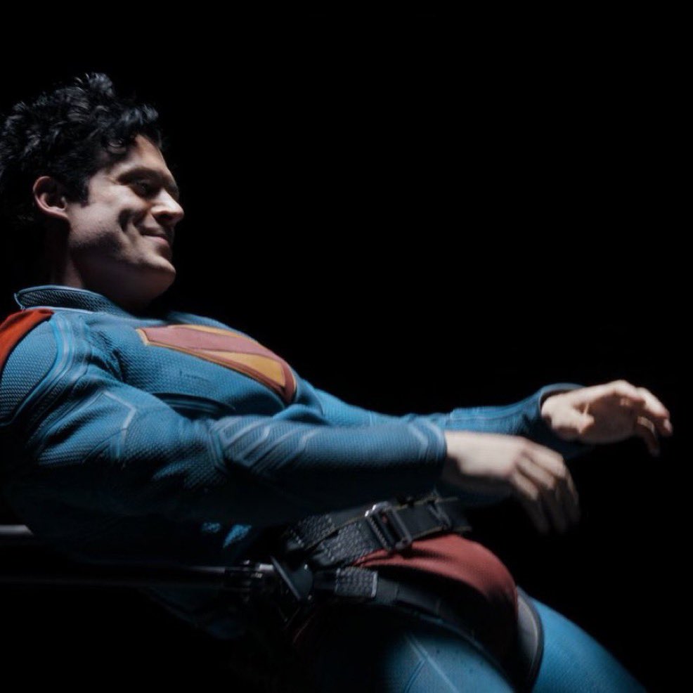 Certifydswiftie (EJ) (@certifydswiftie) on Twitter photo I haven’t seen Henry Cavil do this…. js I haven’t seen Henry Cavil do this…. js