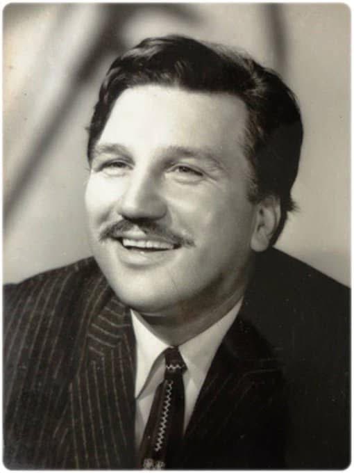 nasuhbektas's tweet photo. Saygıyla Anıyorum.
Muzaffer Tema,15 Haziran 1919 - 4 Ekim 2011
Sinema sanatçısı.
Ahmet Tarık Tekçe, 15 Aralık 1920 - 4 Ekim 1964
Sinema oyuncusu.
Sezgin Burak, 15 Mayıs 1935 - 4 Ekim 1978
Karikatürist ve çizgi roman sanatçısı.
#MuzafferTema #AhmetTarıkTekçe #SezginBurak https://t.co/VQeZ2fyknH