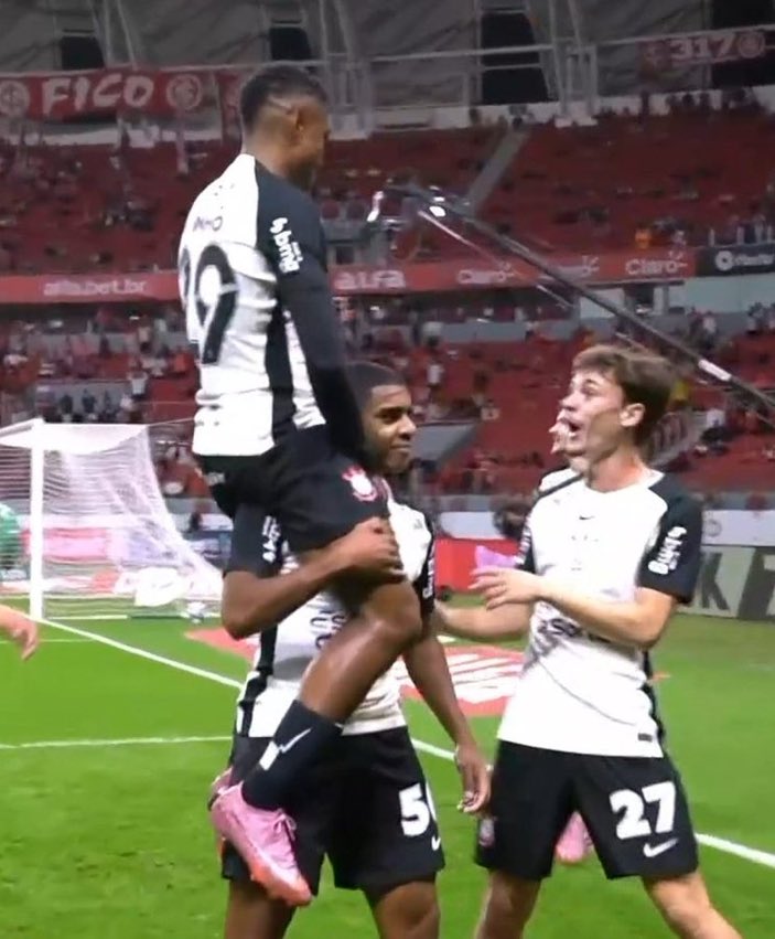 Ale Coringao (@alecoringaolhp) on Twitter photo O homem é forte O homem é forte