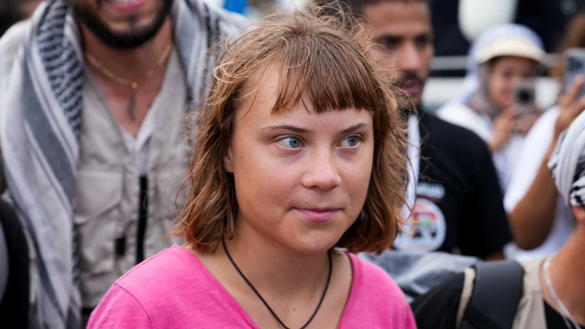 #SONDAKİKA
😲Hayırdır inşallah.
📌Sumud Filosu'na fiilen liderlik eden
''Greta Thunberg'' kimdir?
Bu kızın bunlarla ilişkisi var mı ? 👉     smud.org 
Şayet varsa işin renginde bulanıklık var demektir!
(#deprem #KızılcıkŞerbeti #FreePalestine #Gazze