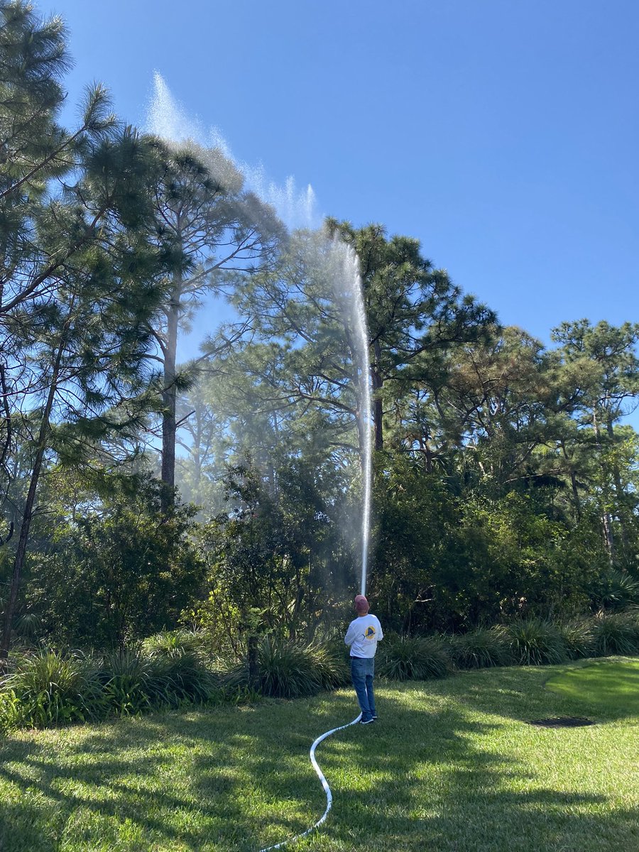 JJSFireSupply's tweet image. You can protect your property from #wildfires and structure fires with the water from your backyard swimming pool. This system installs right into your existing pool equipment plumbing. jjsfiresupply.com #ChevronExplosion #chevron #brushfire #elsegundofire #LosAngelesVibes