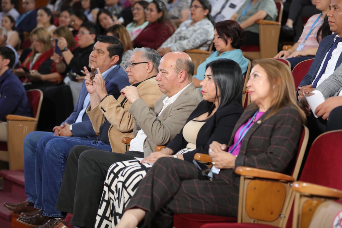 IGSS_gt's tweet photo. 🙋🏻‍♀️🙋🏻‍♂️ #79AñosIGSS | El #IGSS celebra 79 años al servicio de los guatemaltecos. Esta tarde las actividades continúan con la participación de la marimba de Bellas Artes del Ministerio de Cultura y Deportes. @McdGuate 
#MesDeLaSeguridadSocial #SomosIGSS💙 https://t.co/mWJr9K4lev