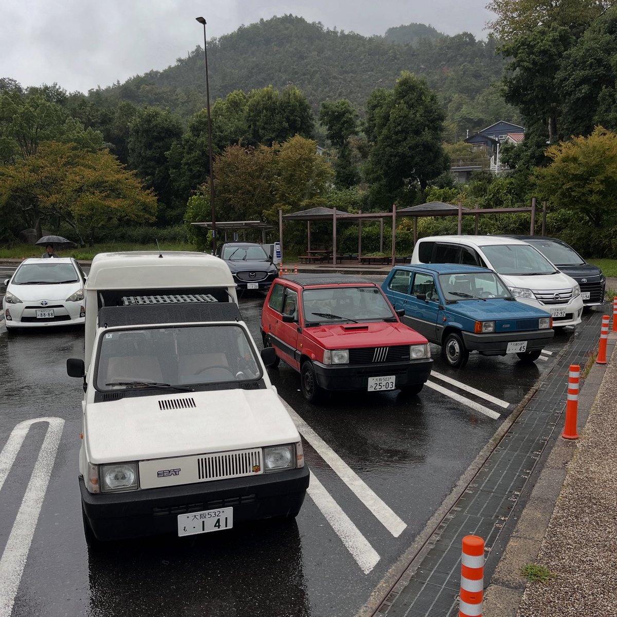 pandarino_ec's tweet image. 雨ですがウッディパル余呉に向かっております！秋のパンダリーノ、よろしくお願いいたします[⬜︎=////=⬜︎]
#パンダリーノ #pandarino #フィアットパンダ #fiatpanda #フィアット #fiat