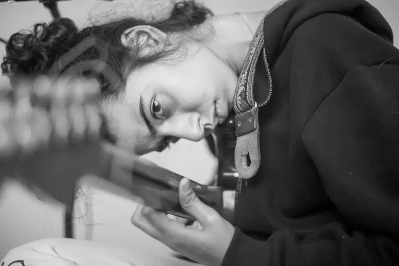 MAIS UMA CANETADA DA MÃE! Marina Sena é creditada como compositora na faixa 'Ardo Árido', do novo álbum de sua antiga banda, A Outra Banda da Lua.