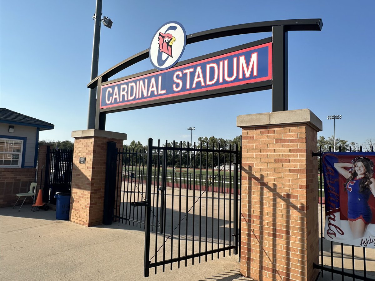 NoahSaccoTV's tweet photo. Clash of the Cardinals for our @KAKEsports Blitz Game of the Week 🏈

@CheneyCardsFB (3-1) hosting @Cardinals_HHS (3-0-1) for the first time ever in a battle of teams who played for State titles in 2023

Pregame breakdown at 6pm ahead of 7pm kickoff; highlights at 10 @KAKEnews https://t.co/JRJOBl4Nw9