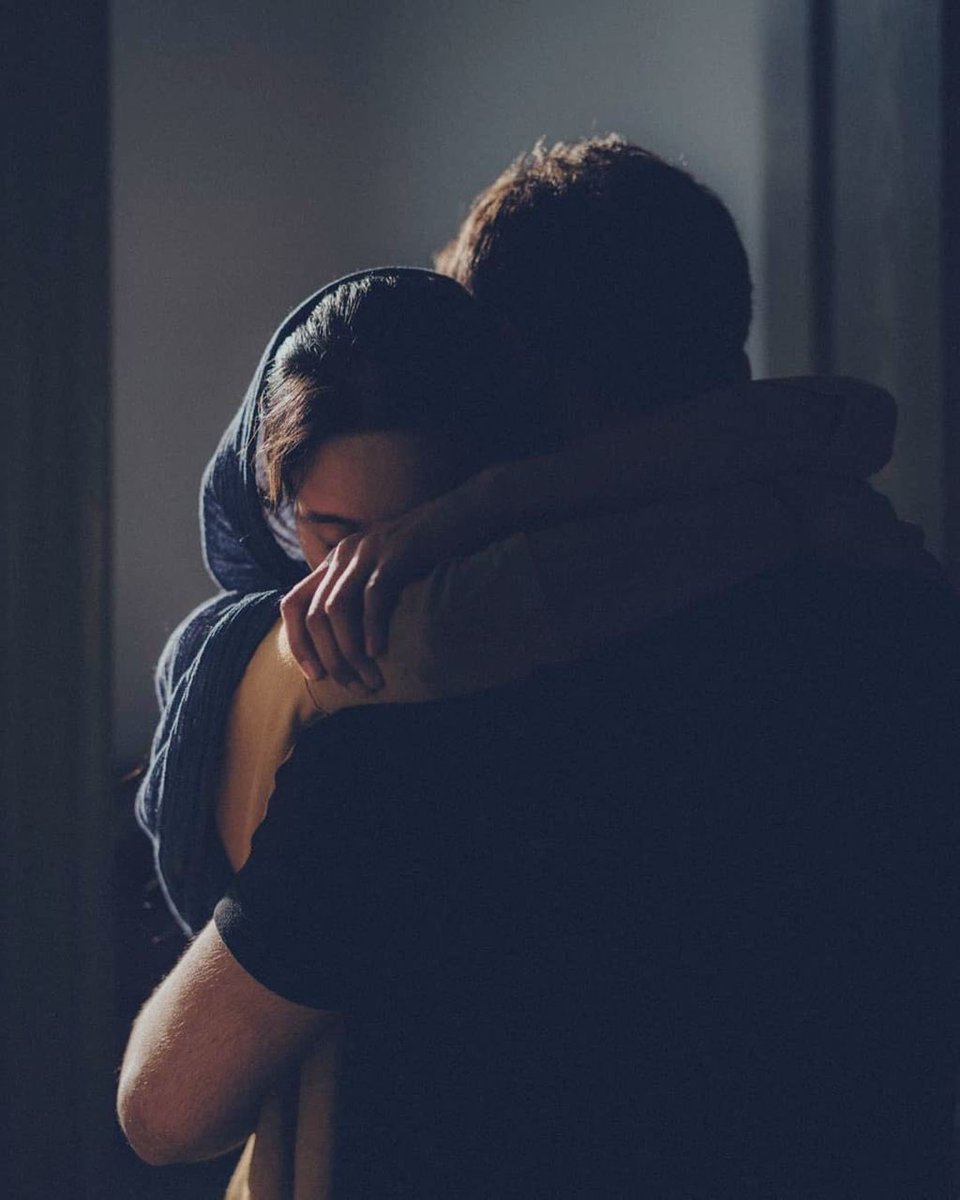 #fares1
#رسالة_اليوم 
4/3
── •🔥• ──

#عبير_اللقاء
بصدر العناق
عبقاً يتفردسا
وهمس القبل
سني السجمات
بحفيف الندى يُسمع

وشغاف البقاء
لجينات تتماوج
انسها سُندسا
بضجيج النظرات
بعيون النجمات يلمع

سامقات الرؤى
تتطاول عنقاء
كاسراب متنورسه
تتشابق نشوات
الارتقاء طلوعاً وتطمع

في