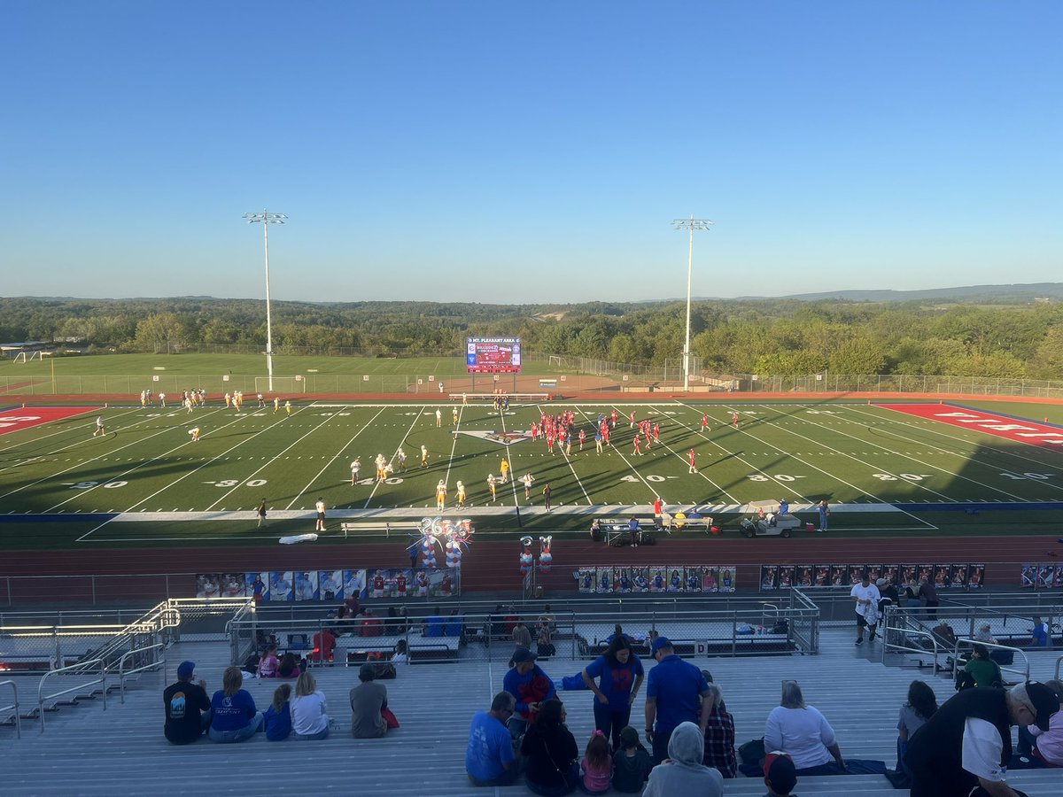 DonahuePGH's tweet photo. You are looking live at Vikings Stadium where we have a 3A Interstate Conference matchup as @MPAVikings host @GoldenLionFoot1 on Senior night.
Kickoff is set for 7pm on WHJB! https://t.co/7ajVa1SUnu