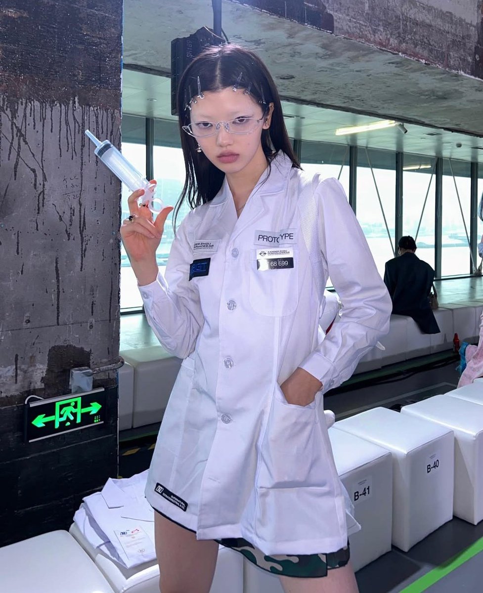 pleasurejih's tweet image. Minha fantasia é uma homenagem ao aniversariante 💉🩸 #𝑯appy𝒜𝙩las𝑫ay𝐍𝐑