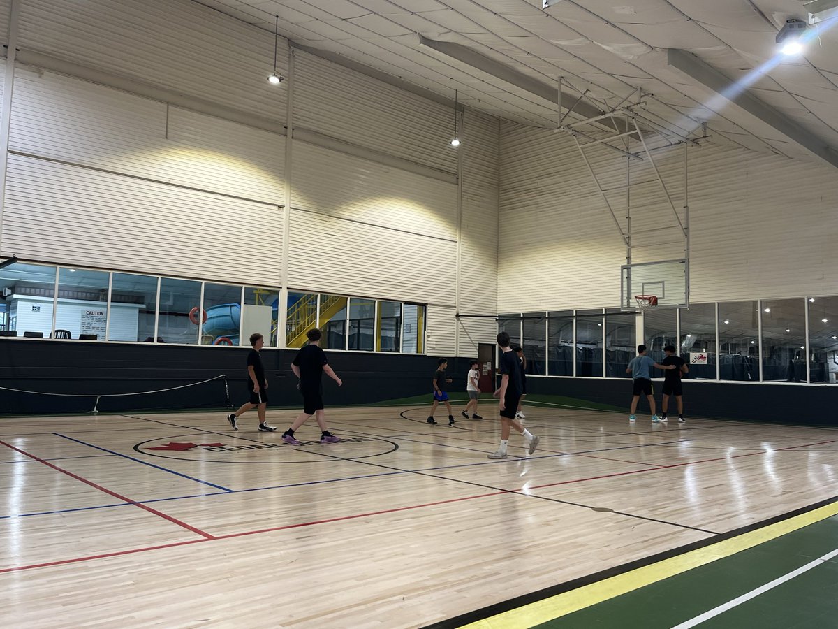 HRPS_Comm's tweet image. 🏀 Week 4 of the Game Changers Basketball Program with @HaltonPolice Youth Team. Building positive connections with youth through sport. Proudly funded by @COPSandKIDSca .