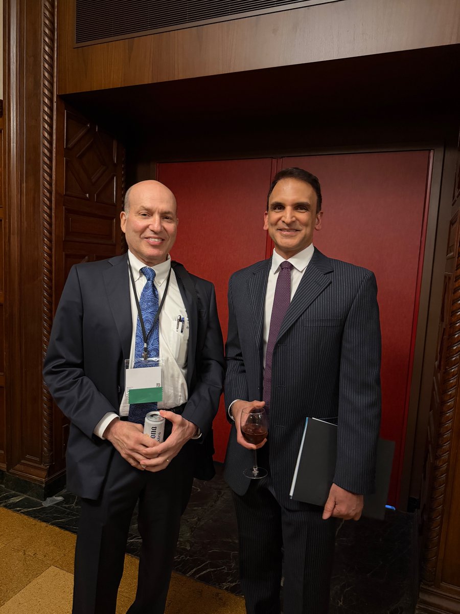 MountSinaiNeuro's tweet image. 🌟 It’s the #NYBCI25 #Neurotech Networking Reception! 🎉 Connecting with industry leaders, researchers, &amp;amp; fellow enthusiasts as we celebrate the exciting world of brain-computer interfaces. Let’s make some amazing connections! 🤝✨ #Networking #BrainComputerInterface #Neuro #NYC