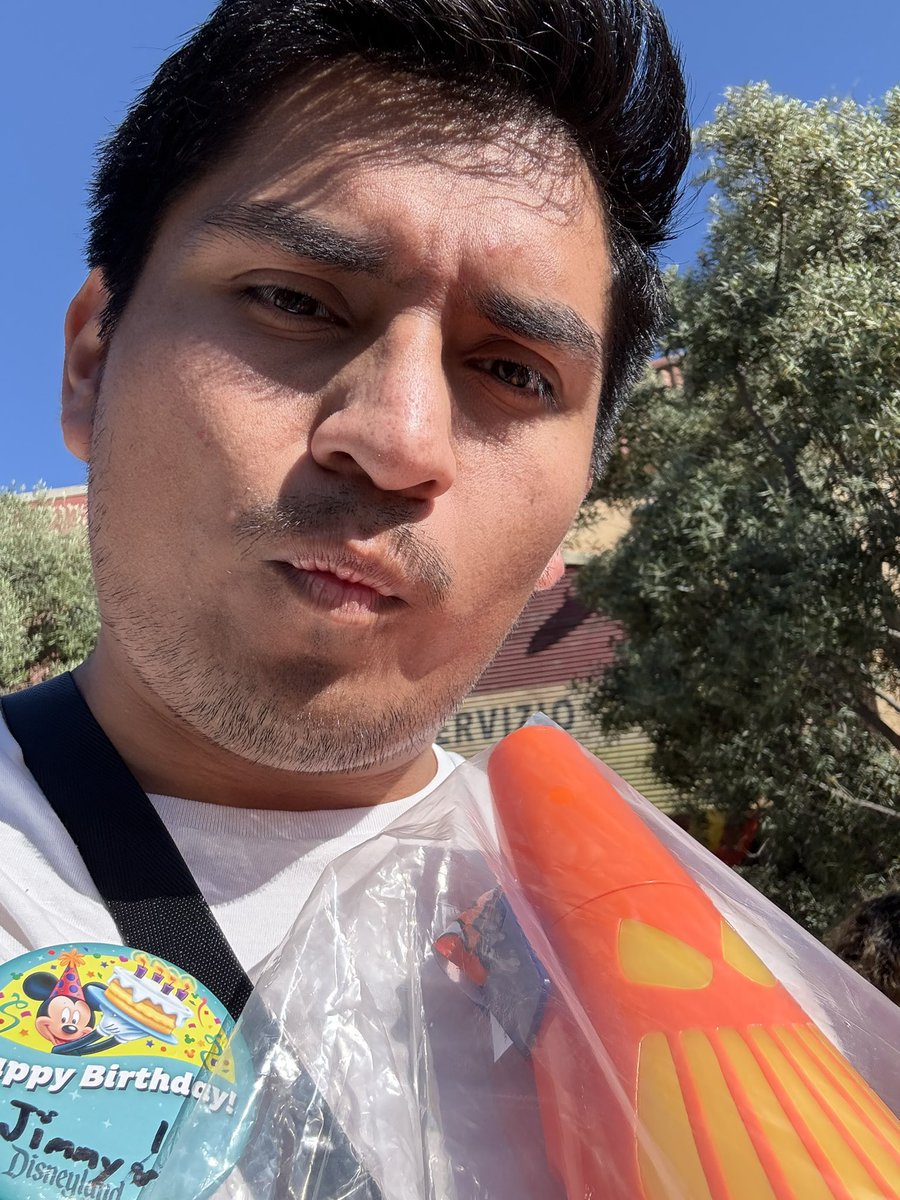 Jimmy 🐝 tweet media