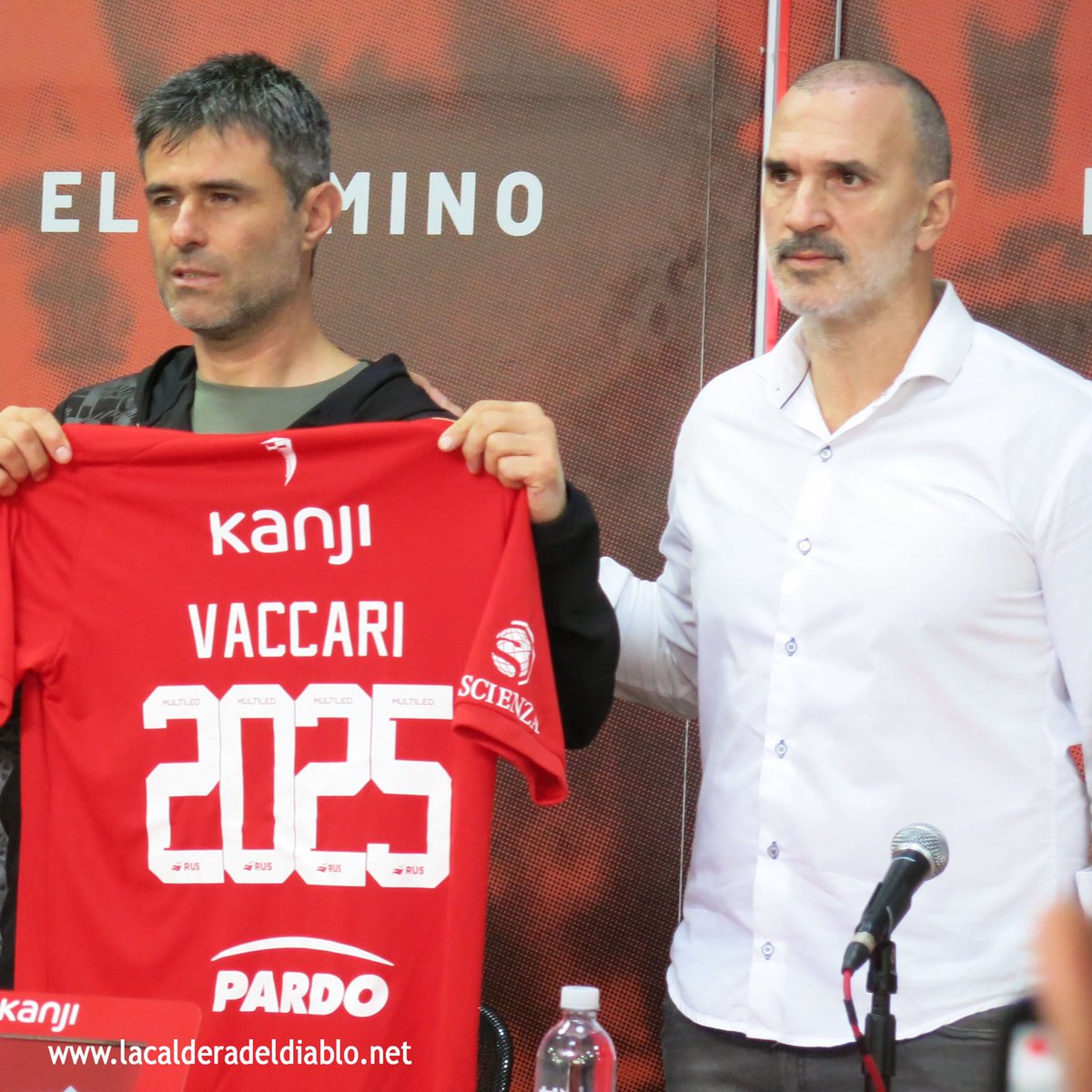 <a href="/pabloladaga/">Pablo Ladaga</a> <a href="/marcelonasarala/">marcelo nasarala</a> <a href="/CeciliaFranco/">Cecilia Franco</a> <a href="/LeoUrangaok/">LeoUrangaok</a> <a href="/nicosantirso19/">Nicolas Santirso ⚽</a> 🎙️ “Con Vaccari tenemos algunas diferencias pero creo que la semana que viene se resuelve. Estamos cerca”.

👉 DANIEL SEOANE, en vivo por Fútbol Continental.
