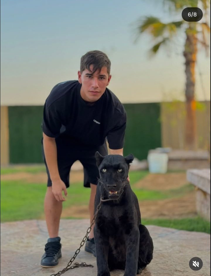 ladomingonetta's tweet image. Uno que anda en cualquiera es Rivera