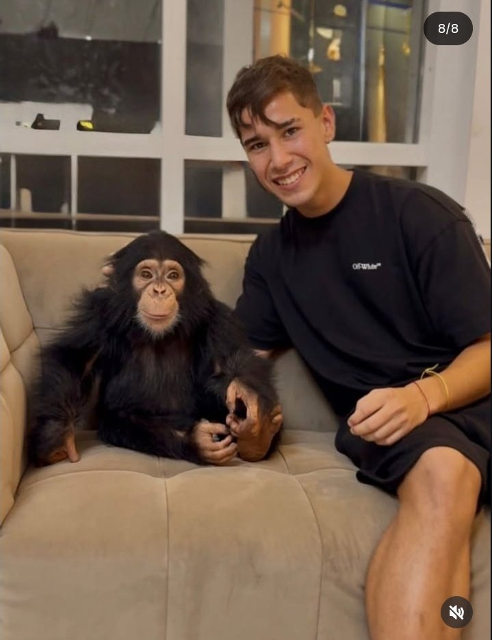 ladomingonetta's tweet image. Uno que anda en cualquiera es Rivera