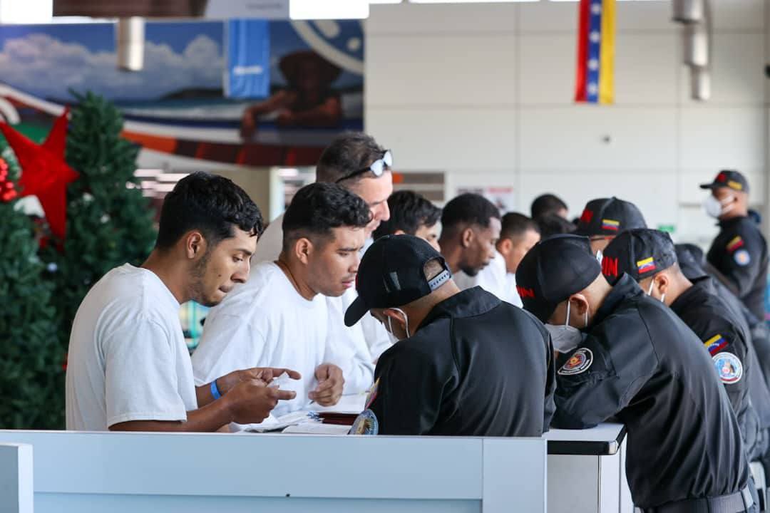 DeVueltaNuestrosHijos tweet media