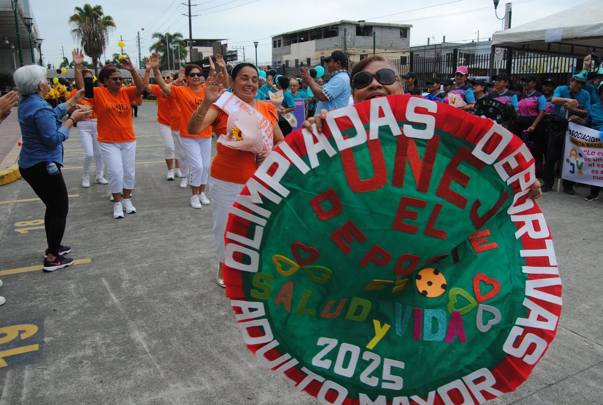 LosRiosIESS's tweet photo. #IESSteInforma | En homenaje al Día Internacional Del #AdultoMayor

Con alegría y entusiasmo, @LosRiosIESS celebró las Olimpiadas del Adulto Mayor con la participación de cientos de jubilados de varios cantones de la provincia en el 🏥 Hospital IESS Babahoyo🏅🏃‍♂️🤝 https://t.co/Co8cbJJwtS