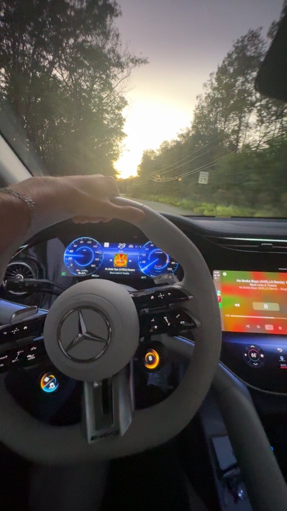 BatemanARR's tweet image. cold calling works😤