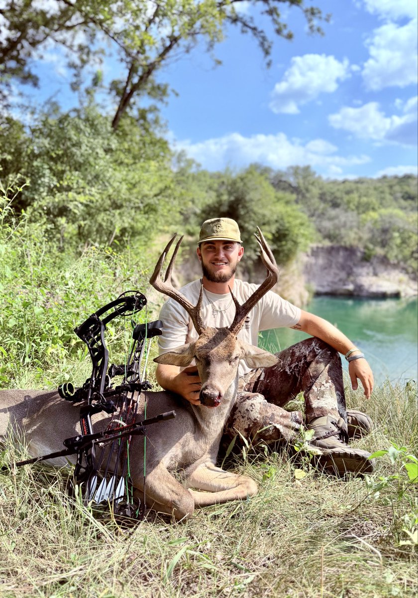 THANK YOU LORD!! 

YouTube video will be posted soon!

#dartonarchery #deaddownwind #G5megameat