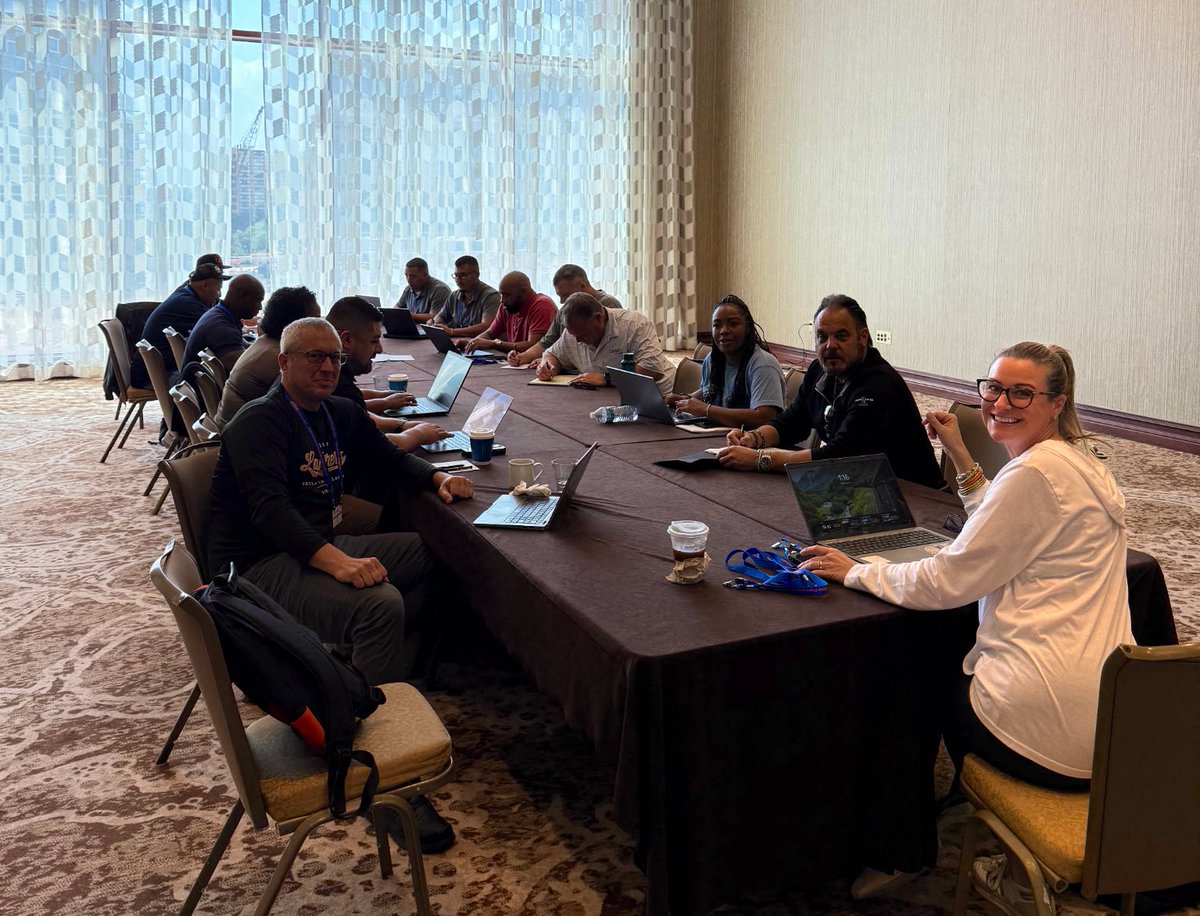 GSTMFSabitoni's tweet image. Touched down in Austin, TX. Fired up to join #LIUNA’s top organizing leaders for a 10-day, old-school Organizing Boot Camp. This is how we grow, this is how we #MarchToOneMillion.  #LaborersRising