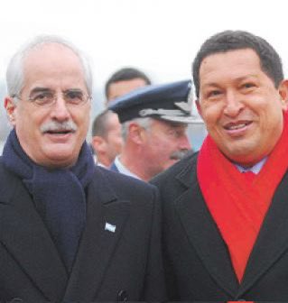 ronnie__rr's tweet image. No me gustan las formas de LLA, voy a votar a este viejo que se lo ve educado y con ideas económicas sensatas